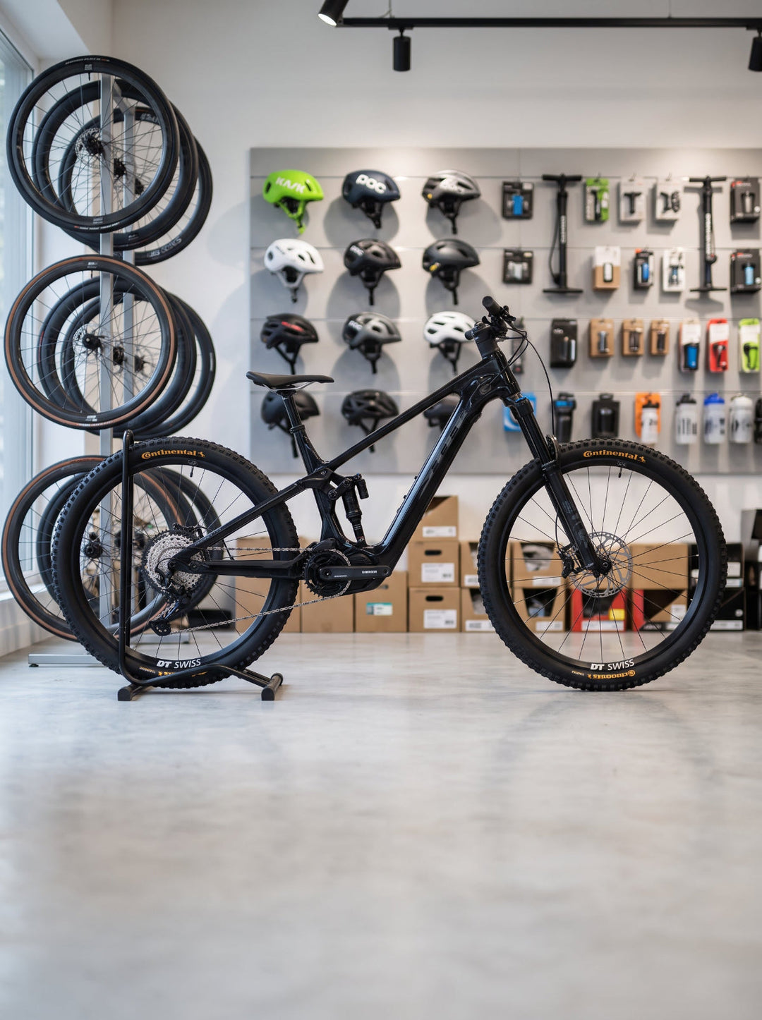 Pivot Shuttle AMP'd (from 2026) — PPF Frame Protection | Tectora Bike Protection